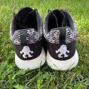 Nike Roshe One X-mas (Abominable Snowman)